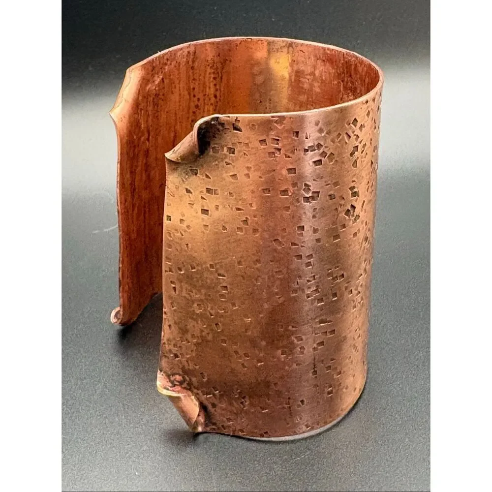 Wide Copper cuff, hand hammered, New, Handmade, 3" Wide, unisex - Picture 2 of 10